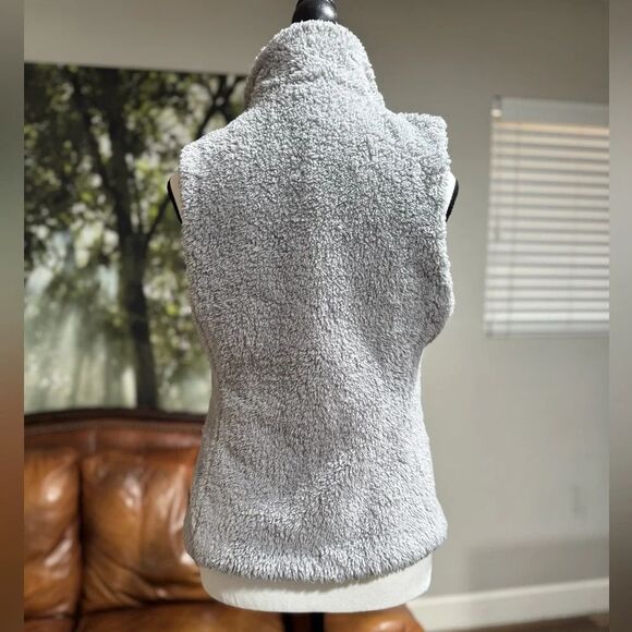 Patagonia Women's Los Gatos Fleece Vest in Salt Grey S - Picture 8 of 15